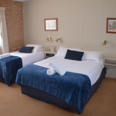 Deer Park Motor Inn Armidale Room photo