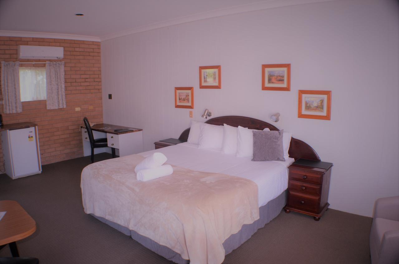 Deer Park Motor Inn Armidale Room photo